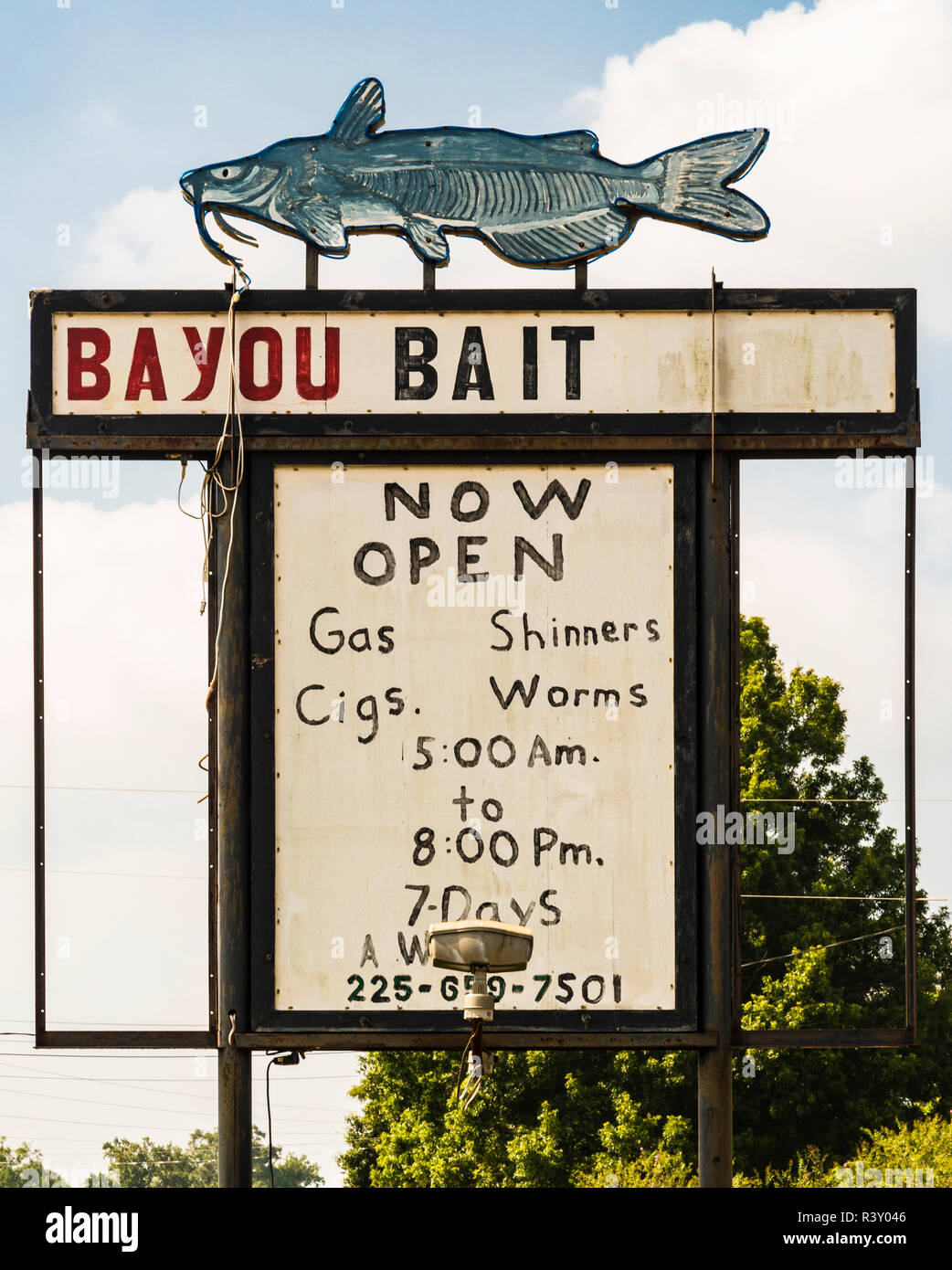 USA, Louisiane. Venise, du bassin du fleuve du Mississippi inférieur, bassin Atchafalaya, Bayou Sorrel, signe pour Bayou Bait Shop Banque D'Images