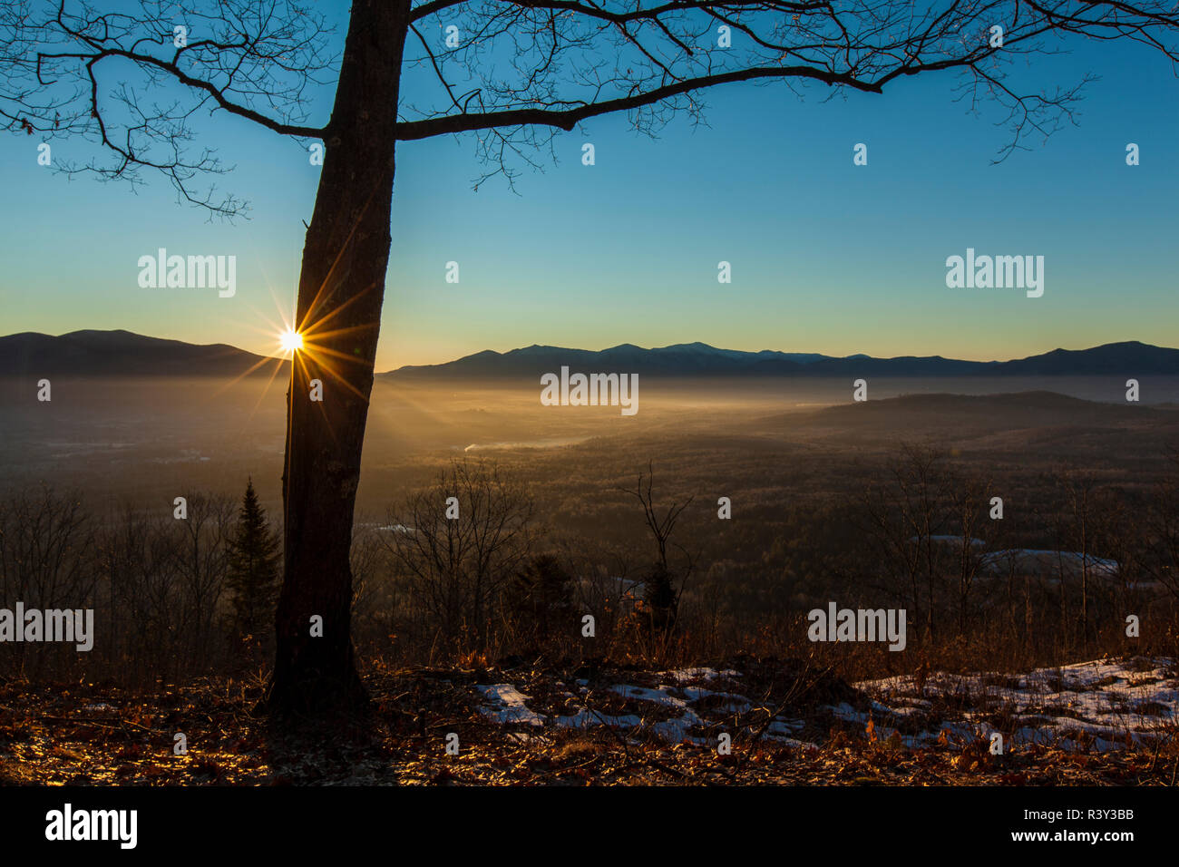 Sunrise de Mount Prospect en semaines State Park à Lancaster, New Hampshire. Banque D'Images