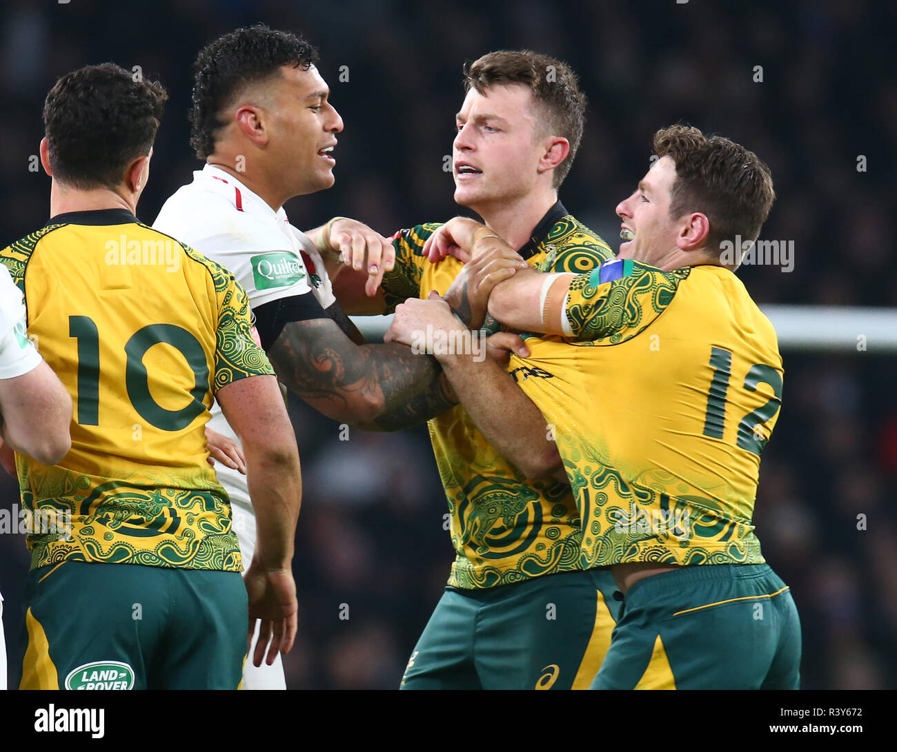 Londres, Royaume-Uni, 24 novembre, 2018 Nathan Hughes de l'Angleterre ayant un tussle avec l'Australie à l''Omua pendant 183 International entre l'Angleterre et l'Australie à Twickenham , , Londres, Angleterre le 24 Nov 2018. Action Crédit photo : Crédit photo Action Sport Sport/Alamy Live News Banque D'Images Londres, Royaume-Uni, 24 novembre, 2018 Nathan Hughes de l'Angleterre ayant un tussle avec l'Australie à l''Omua pendant 183 International entre l'Angleterre et l'Australie à Twickenham , , Londres, Angleterre le 24 Nov 2018. Action Crédit photo : Crédit photo Action Sport Sport/Alamy Live News Banque D'Images