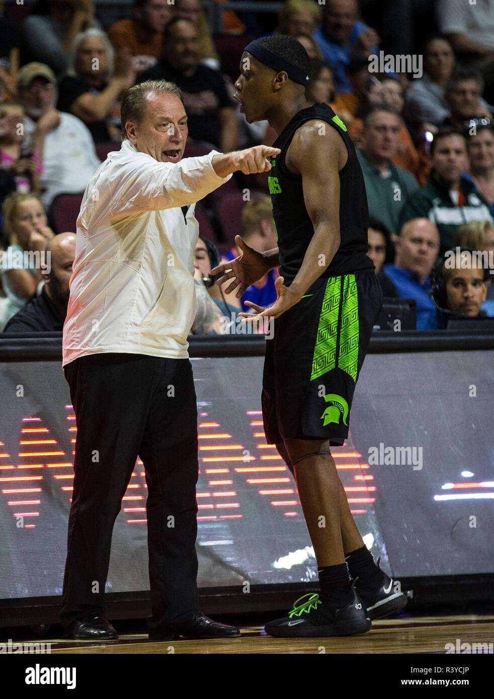 Nov 23 2018 Las Vegas, NV, États-Unis d'entraîneur-chef de l'État du Michigan Tom Izzo au cours de la NCAA Men's Basketball Continental Las Vegas Invitational entre Texas longhorns et la Michigan State Spartans 78-68 gagner à l'Orleans Arena de Las Vegas, NV. James Thurman/CSM Banque D'Images