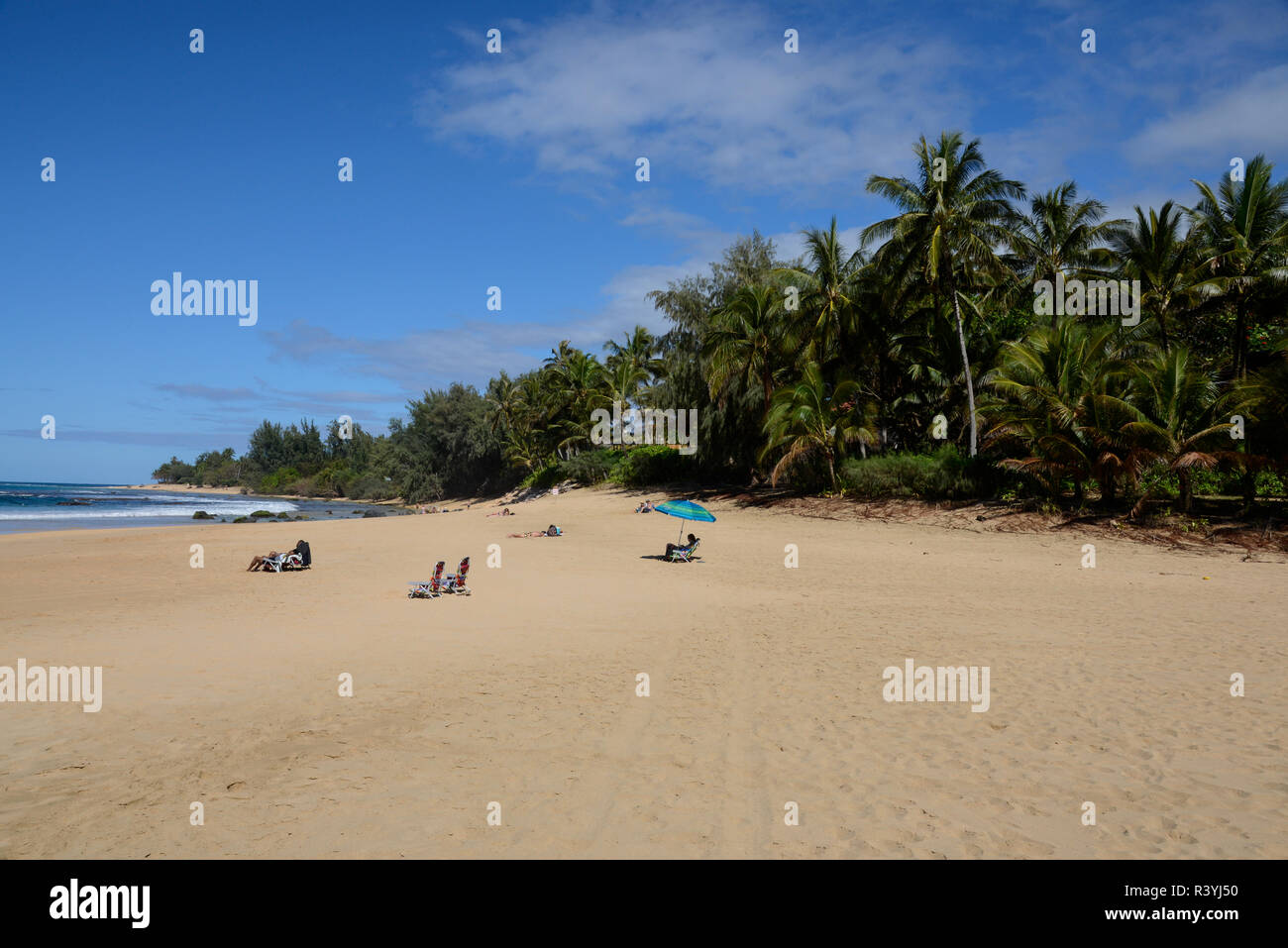 Baigneurs à Ha'ena State Park, Ke'e Beach sur le Northshore de Kauai, Hawaii Banque D'Images