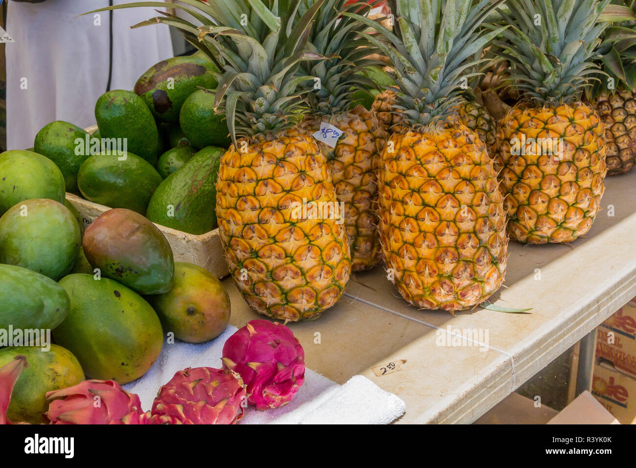 Hanalei, Kauai, Hawaii, fruit du dragon, marché des producteurs, des fruits, mangue, ananas Banque D'Images