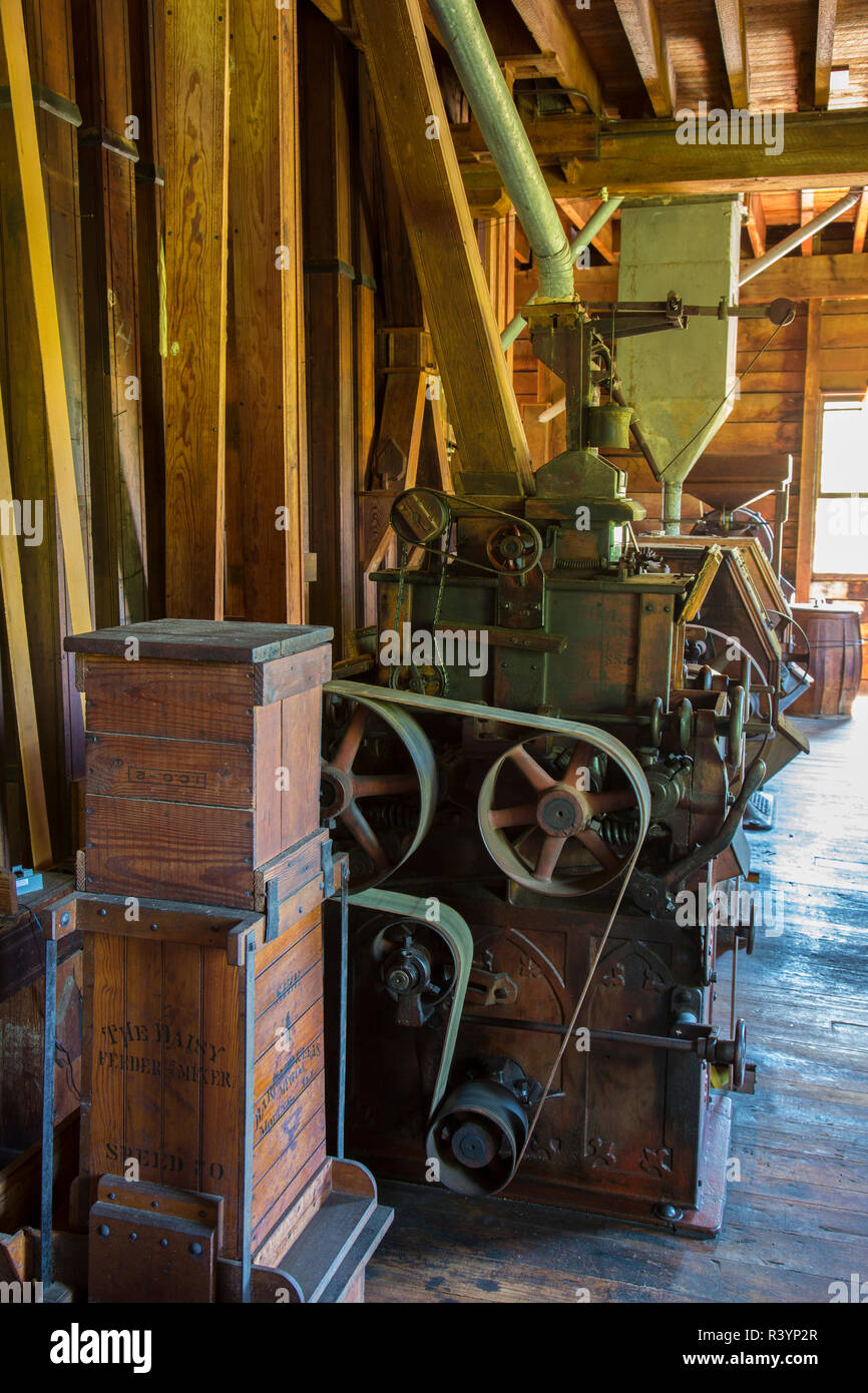 L'intérieur de l'équipement de mouture ancien moulin, Dillard Dillard, Missouri Banque D'Images