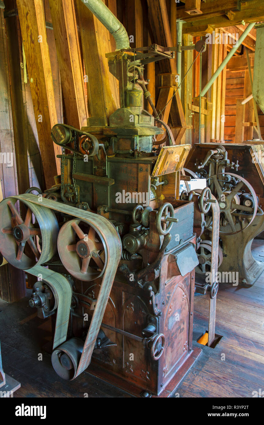 L'intérieur de l'équipement de mouture ancien moulin, Dillard Dillard, Missouri Banque D'Images