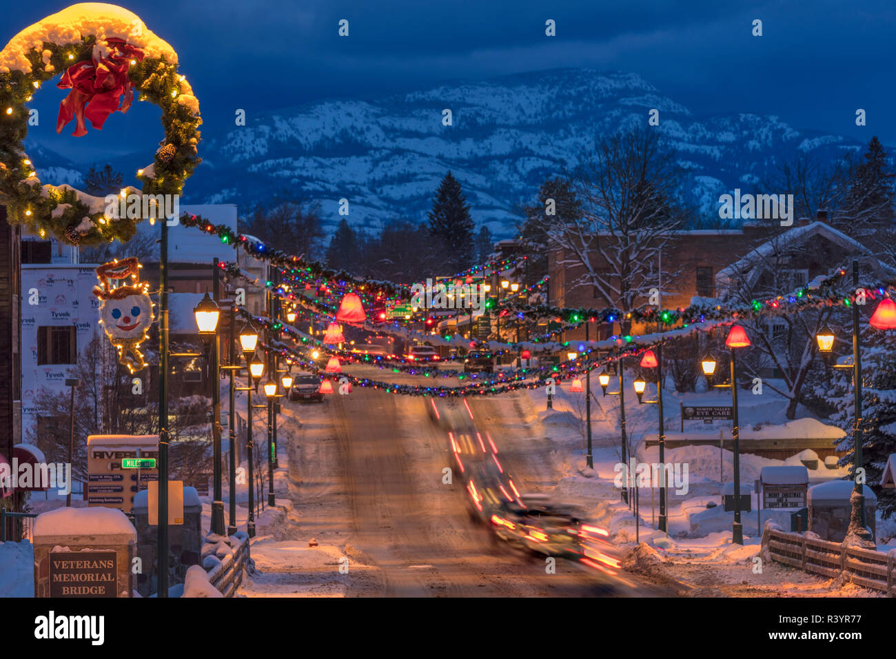 Les décorations de Noël Deuxième ligne Street dans le centre-ville de  Whitefish, Montana, USA Photo Stock - Alamy