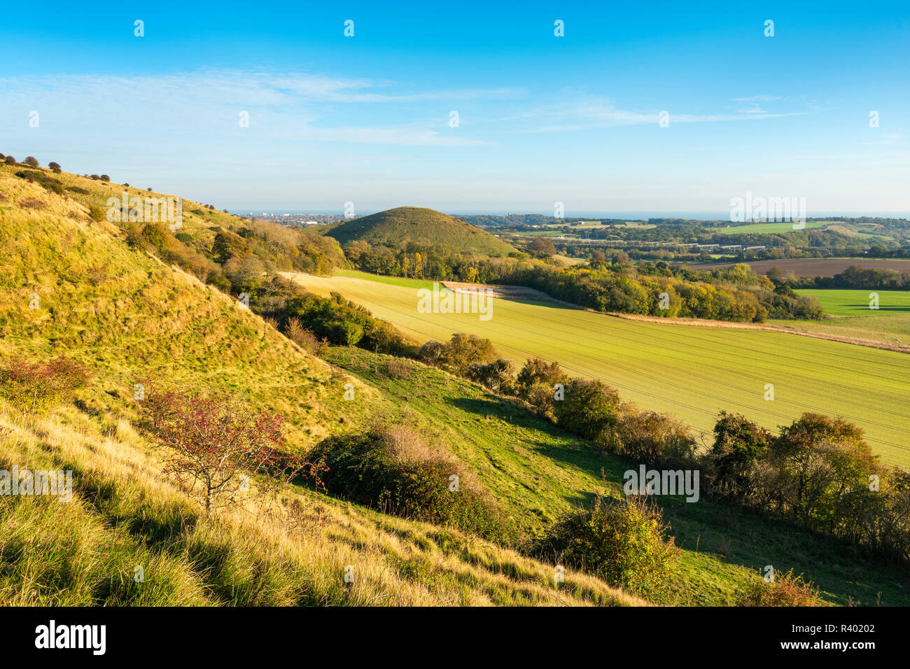Une vue de la Kent Downs près de Folkestone vers l'emblématique forme d'un pavillon d'Hill. Banque D'Images