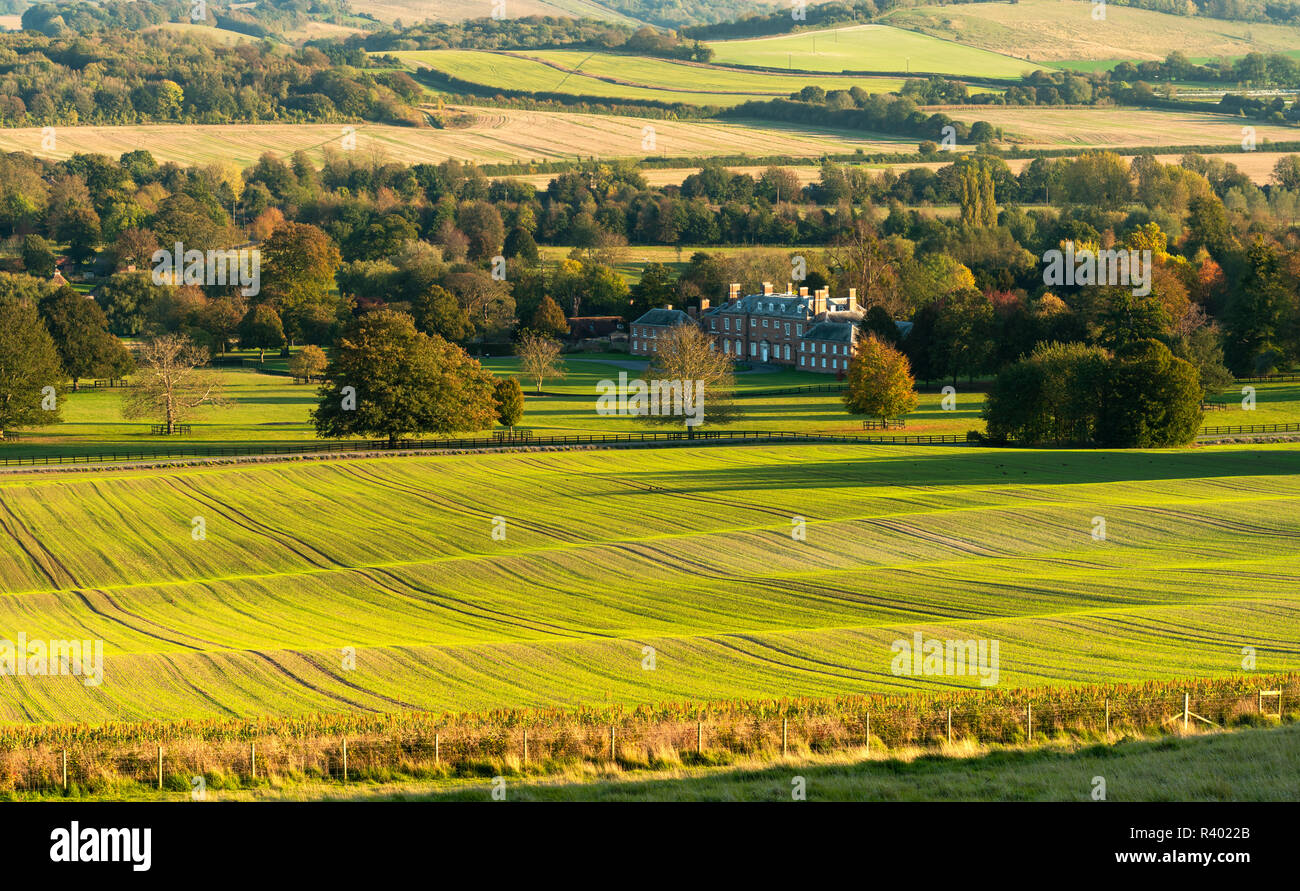 Une vue automnale de Godmersham Park dans le Kent Downs, une maison qui a des associations avec Jane Austen. Banque D'Images