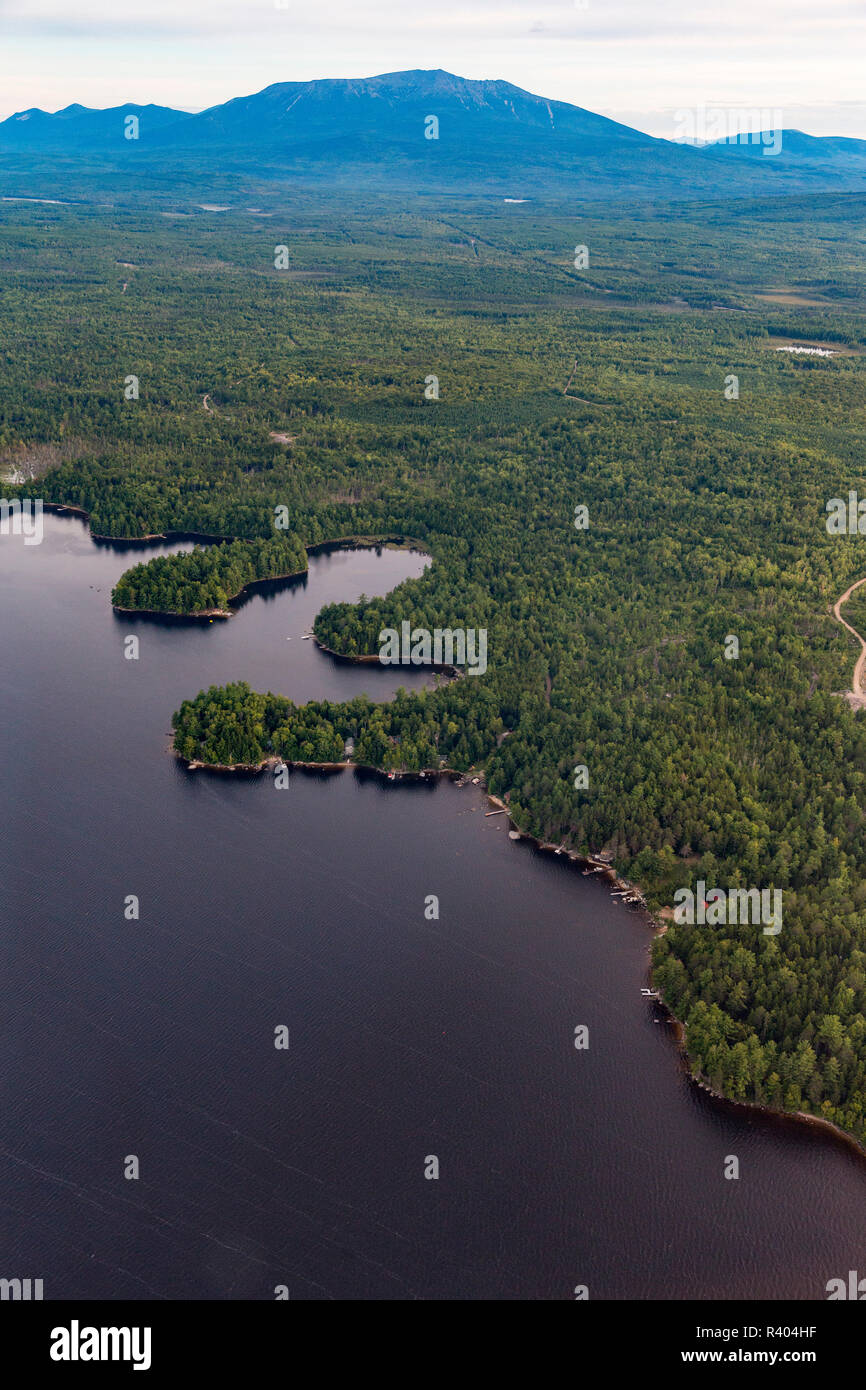 Le mont Katahdin comme vu à partir d'un avion au-dessus de Millinocket Lake à Millinocket, Maine. Banque D'Images