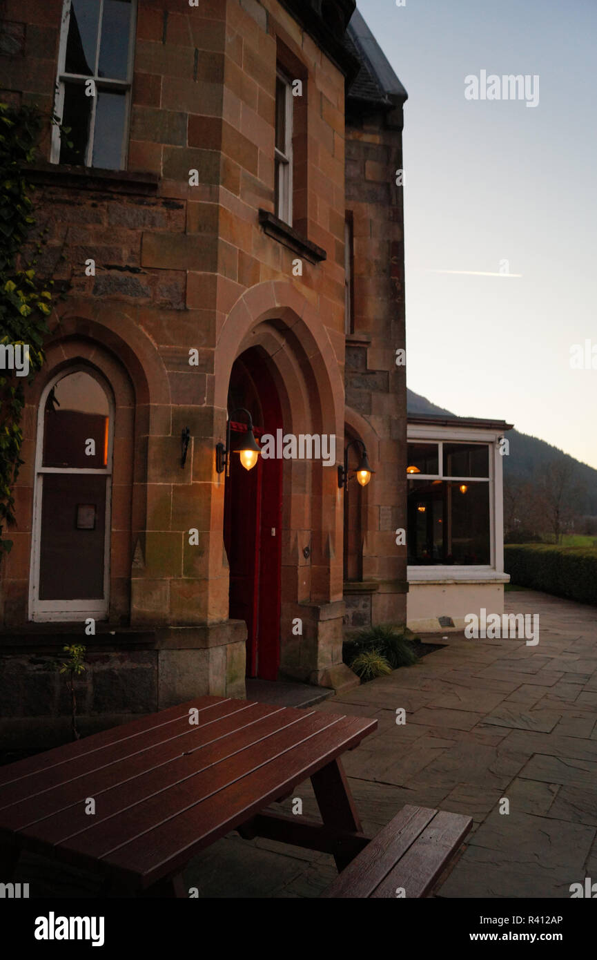 The Ballachulish Hotel entrée principale, l'emplacement de l'hôtel panoramique dans les Highlands écossais. Photo prise en Ecosse Highlands au cours de l'automne - 05 novembre 2018 Banque D'Images