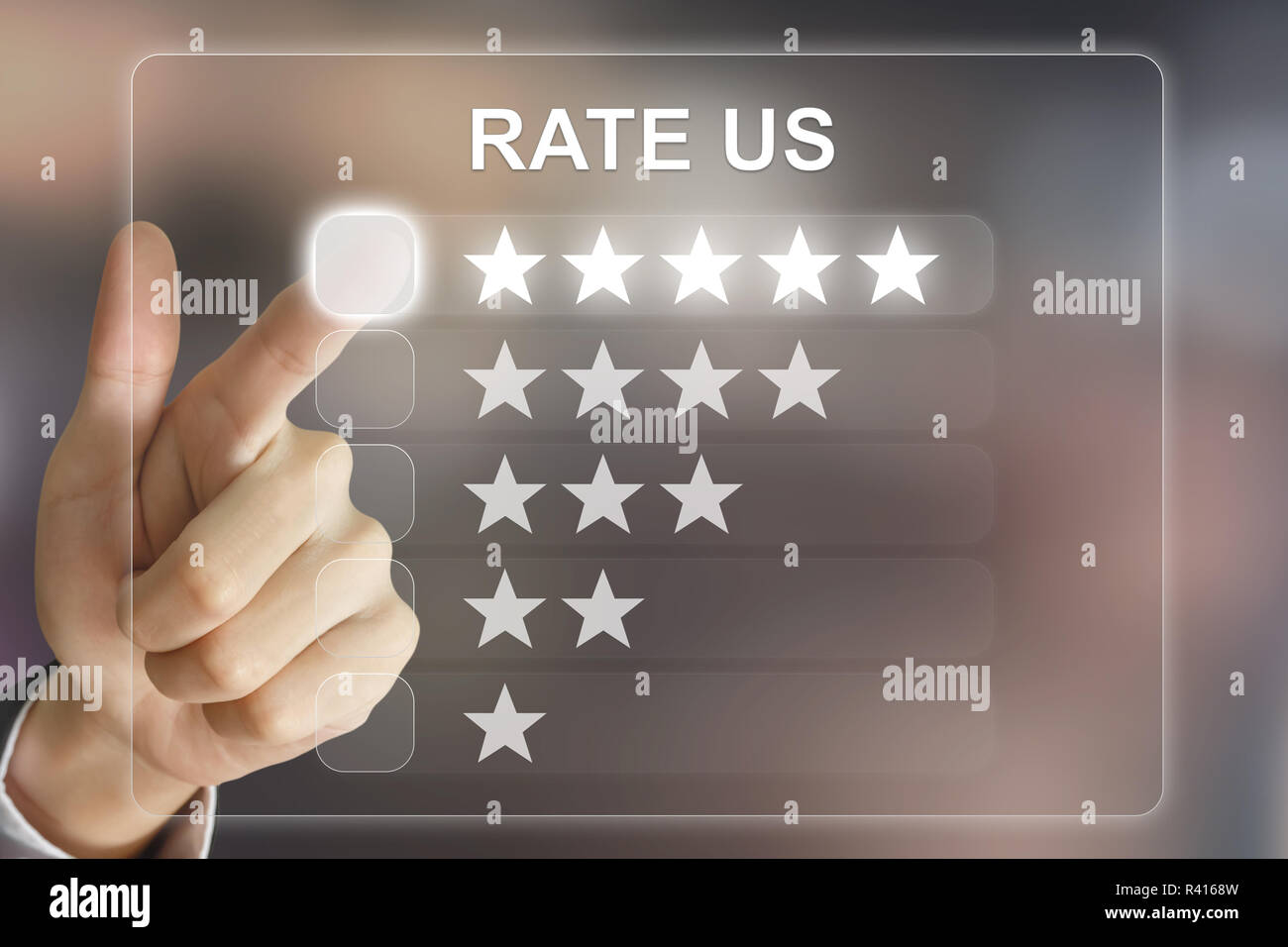 La main d'affaires Taux de poussée-nous sur un écran virtuel Banque D'Images La main d'affaires Taux de poussée-nous sur un écran virtuel Banque D'Images