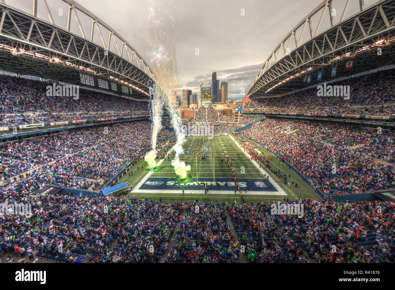 Cérémonie d'artifice, Seattle Seahawks Jeu, veille de Noël, Seattle, Washington State, USA Banque D'Images