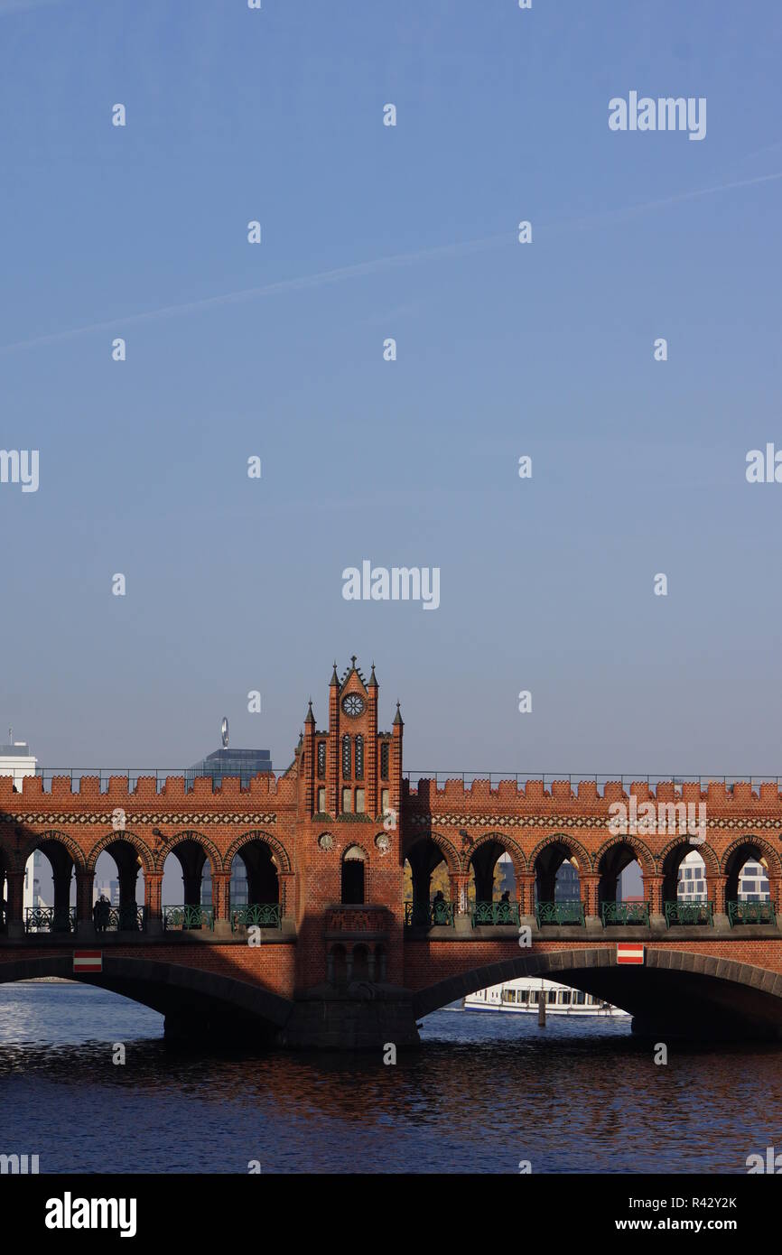 Monument architectural oberbaumbrÃ¼cke Banque D'Images