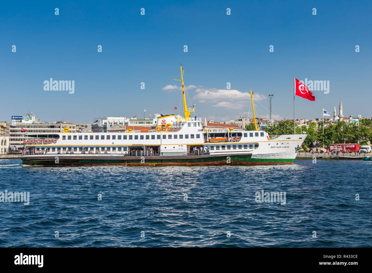 Istanbul, Turquie, 10 juin 2013 : ferry turc sur le Bosphore. Banque D'Images