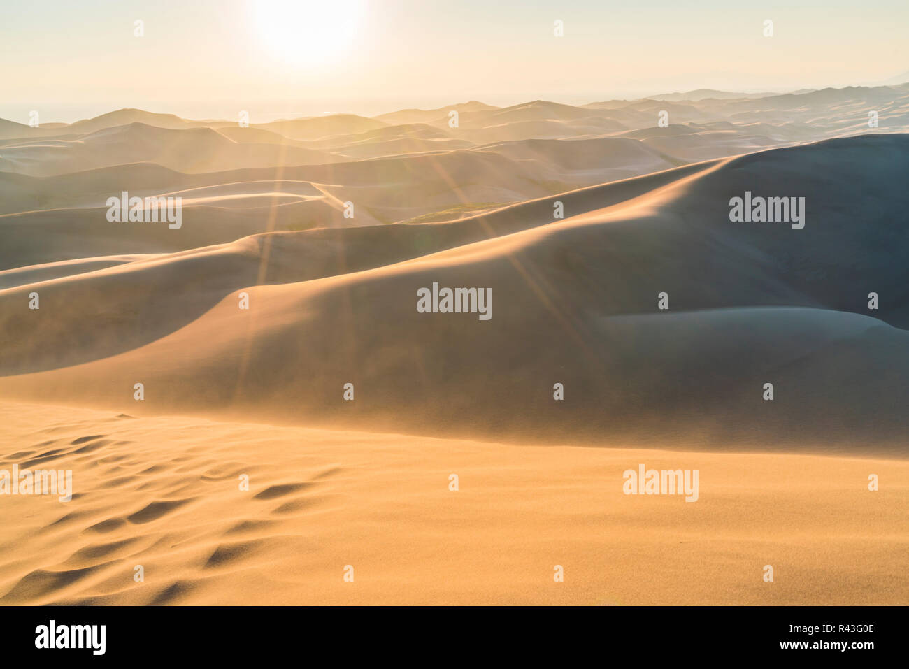 Grand parc national des dunes de sable au coucher du soleil,Californie,USA. Banque D'Images
