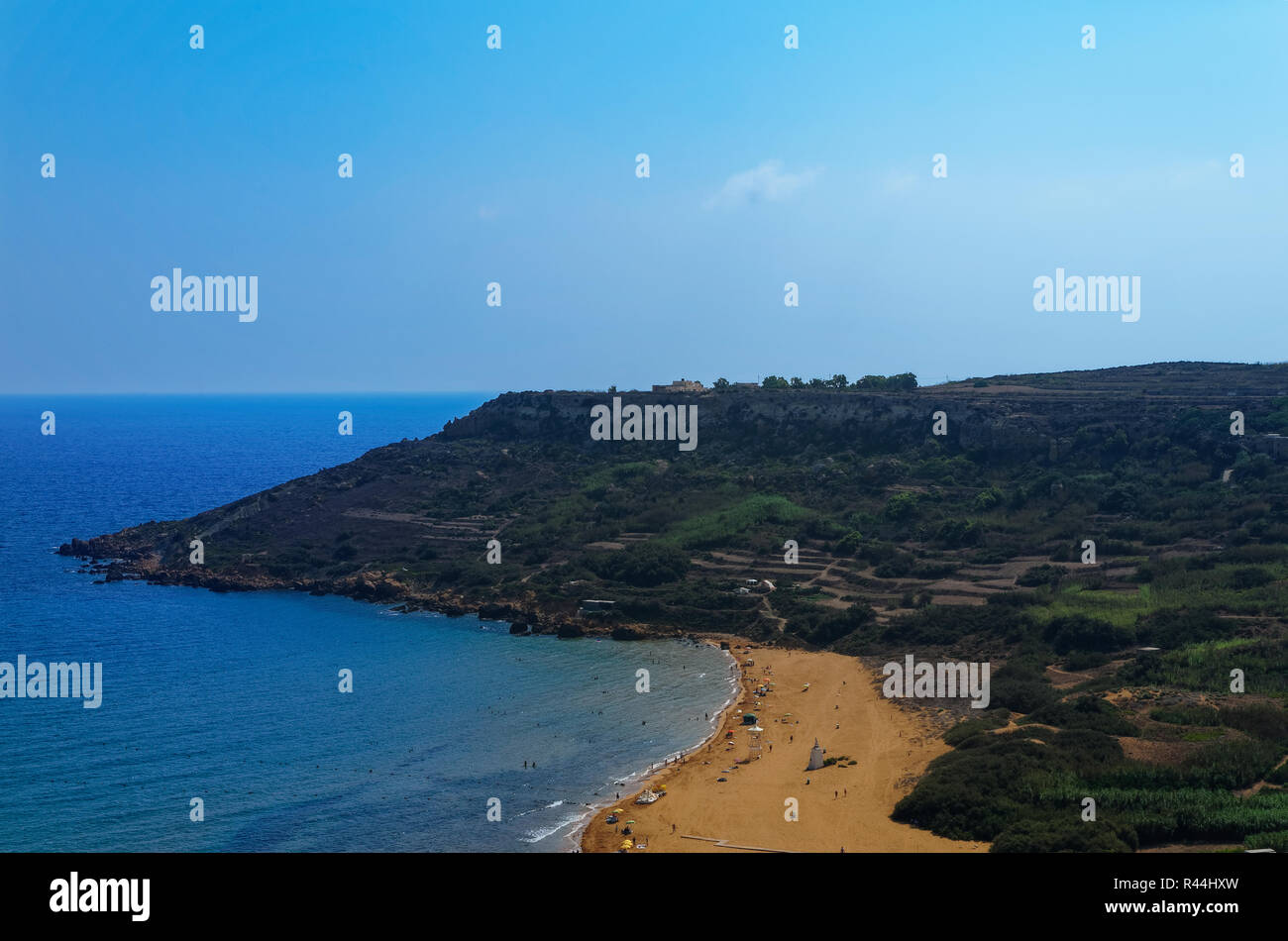 Ramla Bay - belle plage de l'île maltaise de Gozo. Malte est un état insulaire européenne Banque D'Images