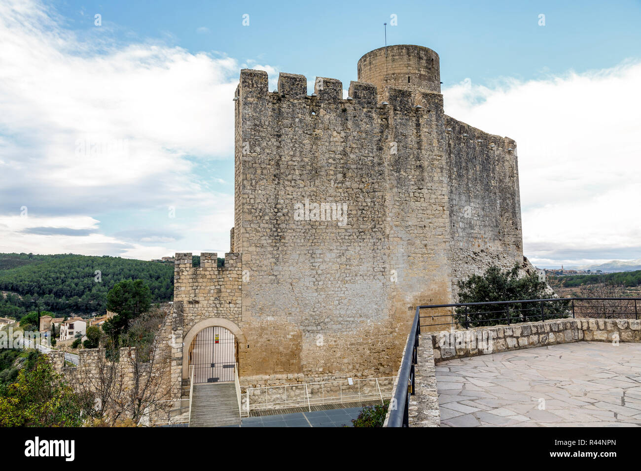 Au château de Castellet i la Gornal lake. Catalogne Banque D'Images