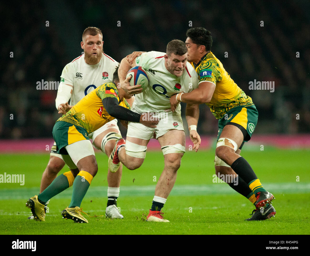 London, UK. 24 novembre 2018. England's Mark Wilson s'exécute avec la balle pendant la 183 International Rugby match entre l'Angleterre et l'Australie. Andrew Taylor/Alamy Live News Banque D'Images