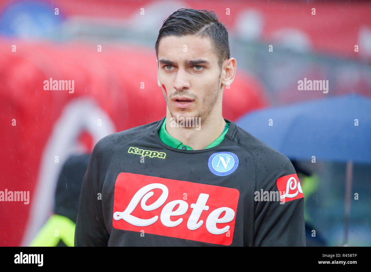 Naples, Campanie, Italie, 25-11-18, Serie A match de football SSC Naples - Chievo Vérone au stade San Paolo dans photo Alex Thomas gardien de SSC Napoli Crédit : Antonio Balasco/Alamy Live News Banque D'Images