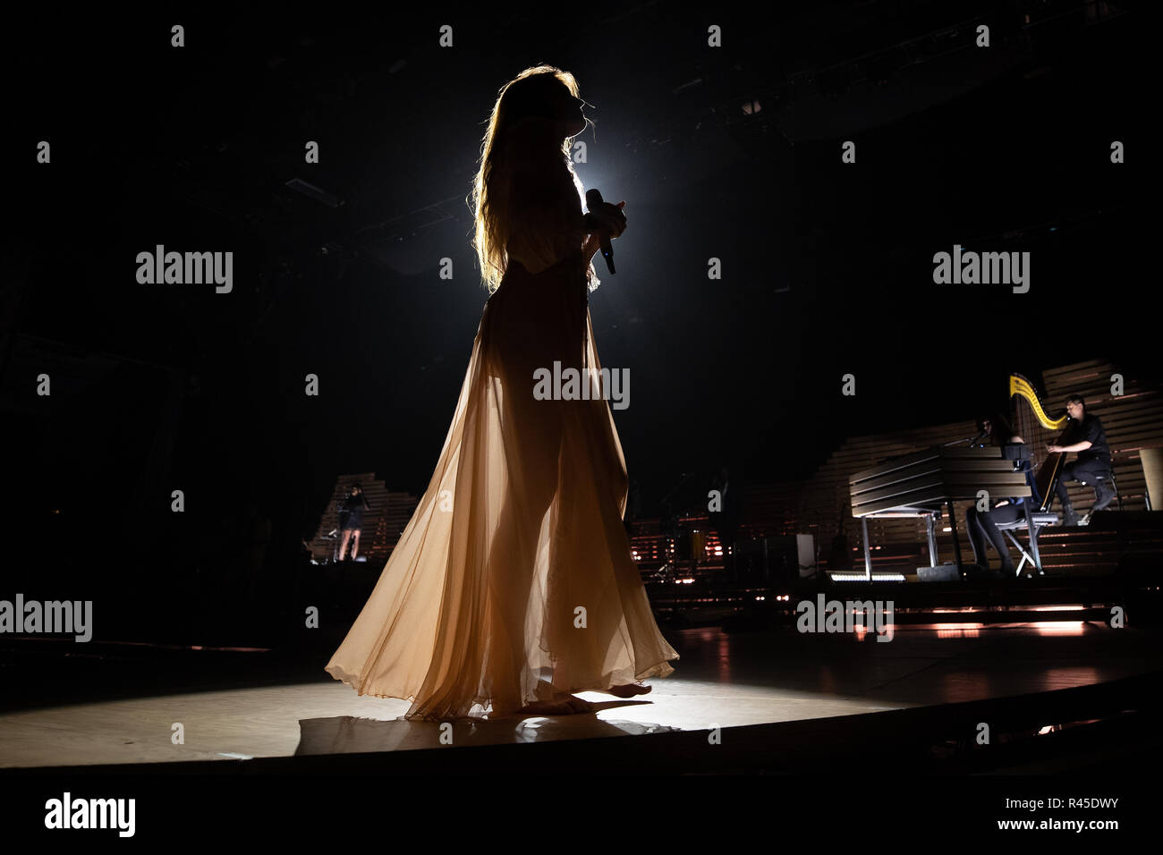 Brighton, Angleterre. 25 novembre 2018, Florence Welch de Florence et la machine exécute au cours de la 'comme l'espoir' UK Tour Au centre de Brighton, Angleterre.© Jason Richardson / Alamy Live News Banque D'Images