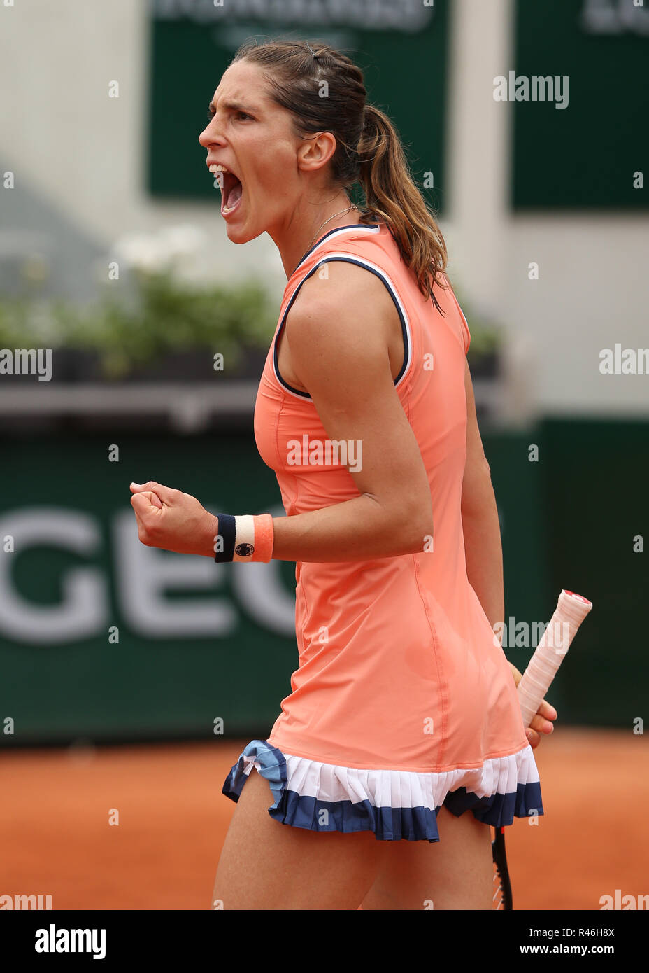Joueuse de tennis allemande Andrea Petkovic célébrant durant le tournoi de  tennis Open de France 2018, Paris, France Photo Stock - Alamy