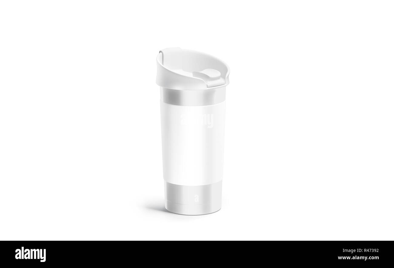 Tasse de voyage argent vierge avec manchon blanc et couvercle immersive, rendu 3D. Fiole vide traveler maquette, isolé. Conteneurs thermo d'hiver, vue de côté. Thermos métal pour voyage ou camping-modèle. Banque D'Images