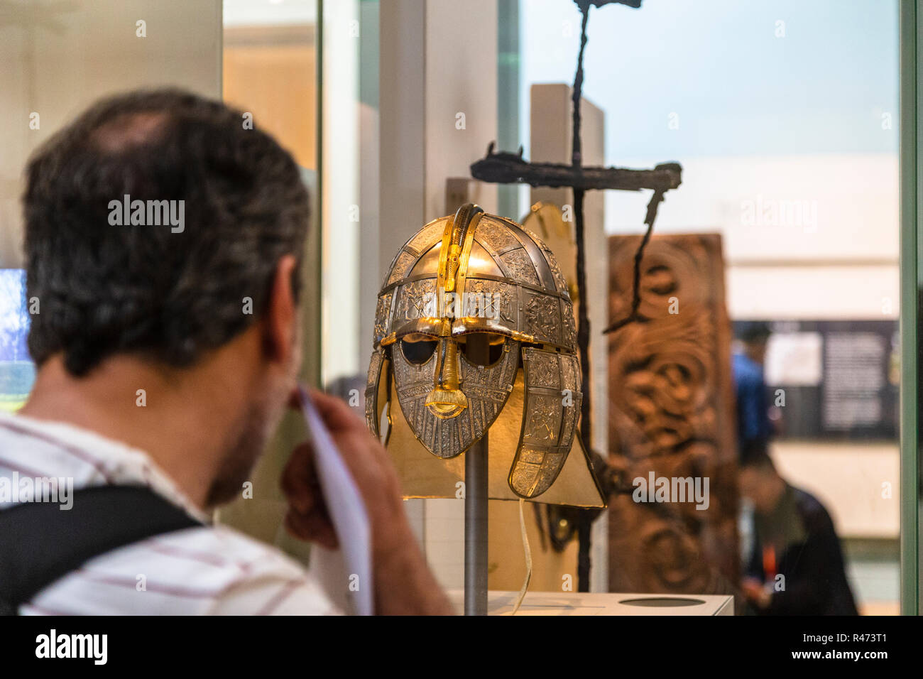 Le casque de Sutton Hoo, une partie de la trésor Sutton Hoo, British Museum, Londres, Angleterre, Royaume-Uni Banque D'Images