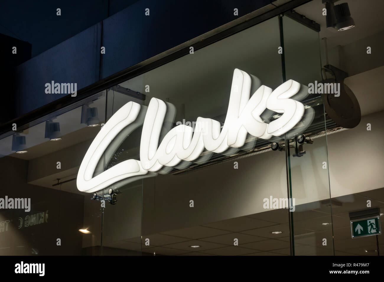 Magasin de chaussures Clarks signe à Bury, Lancashire Banque D'Images