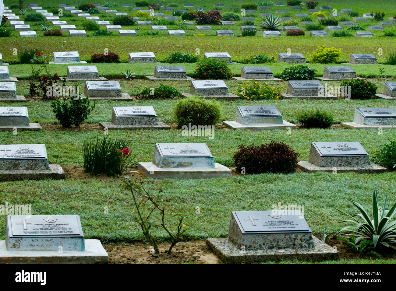 Le cimetière de guerre de Chittagong est un cimetière des martyrs qui ont combattu et sont morts au cours de la Seconde Guerre mondiale au cours de 1939-1945. Chittagong, Bangladesh. Banque D'Images