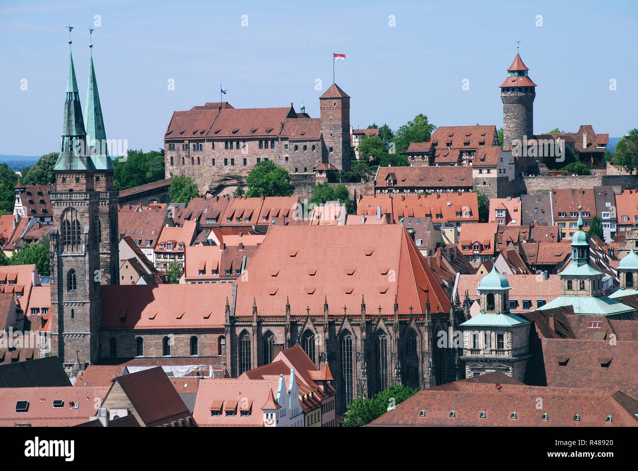 Le château de Nuremberg nuremberg nuremberg vieille sebalduskirche bavaria Allemagne Nuremberg ALLEMAGNE Banque D'Images