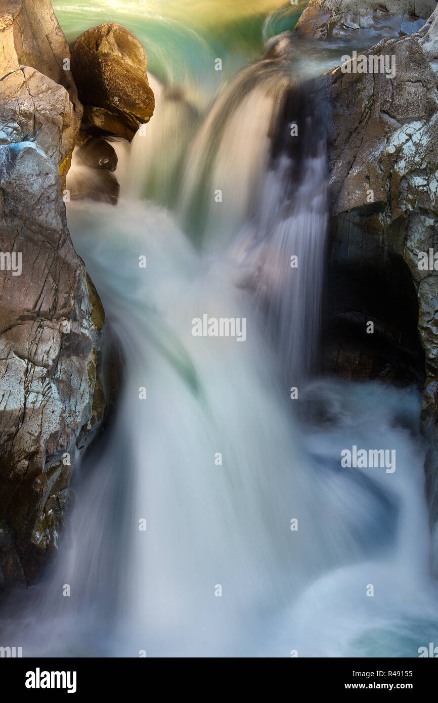 Sunny Top du fantastique Falls, North Fork Snoqualmie River, l'État de Washington Banque D'Images