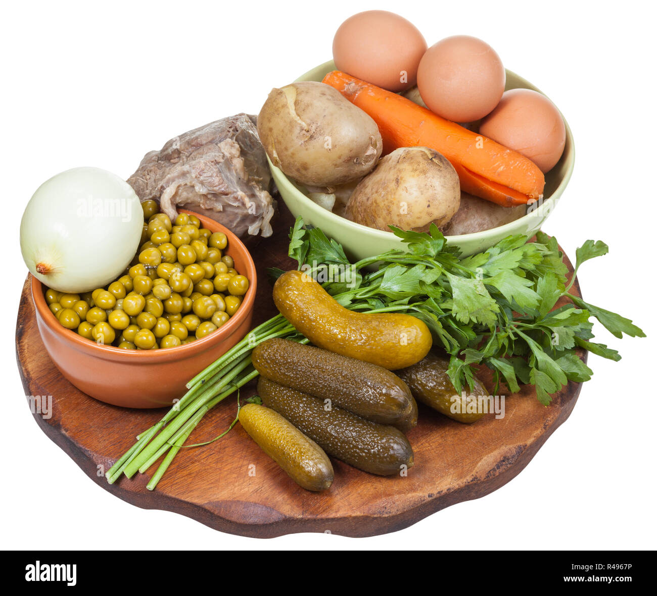 Ingrédients pour salade russe (Olivier) la cuisson Banque D'Images