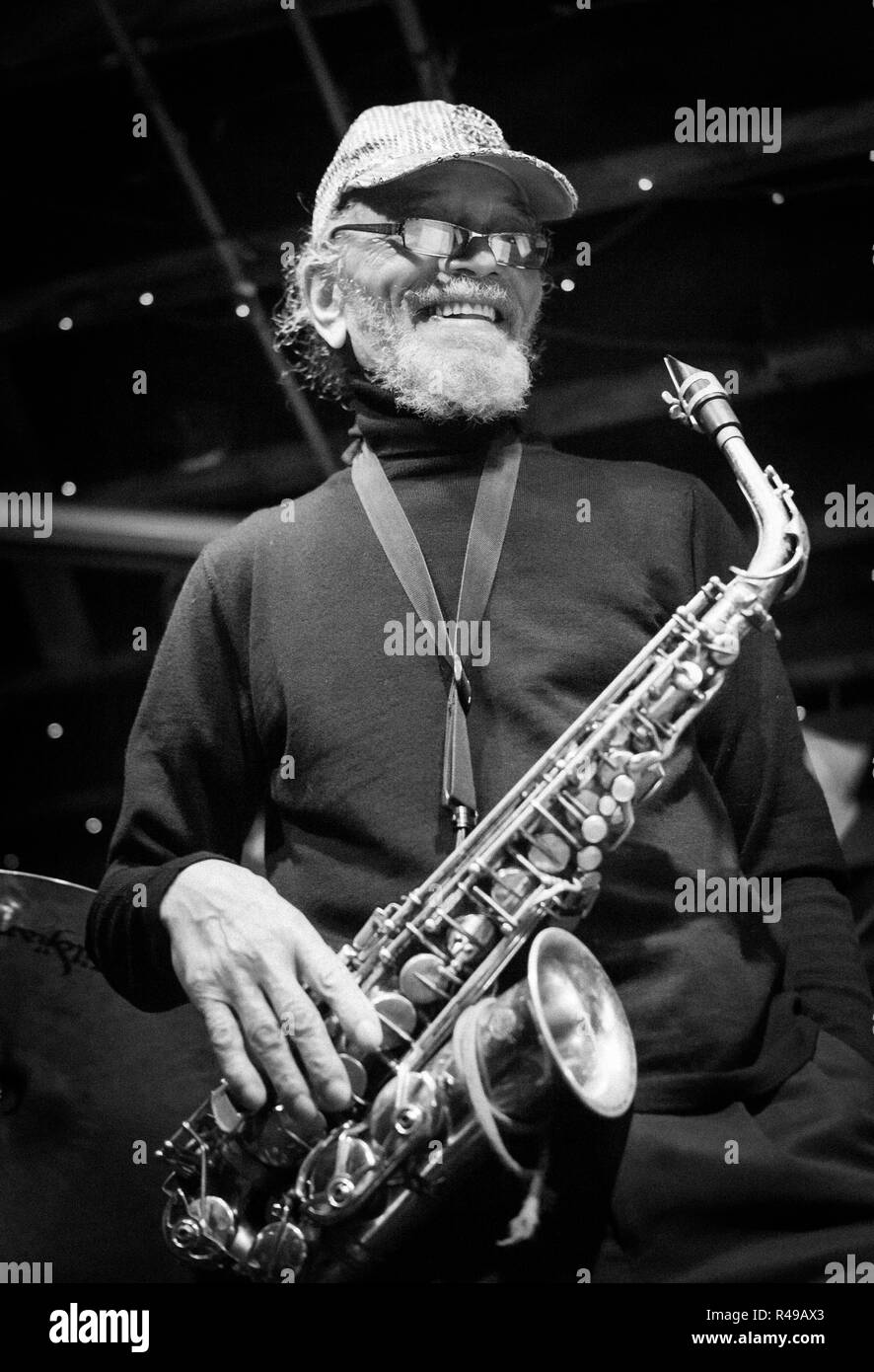 Le saxophoniste de jazz à l'Allen Marshall Hideout à Chicago, Illinois, en 2011. Banque D'Images