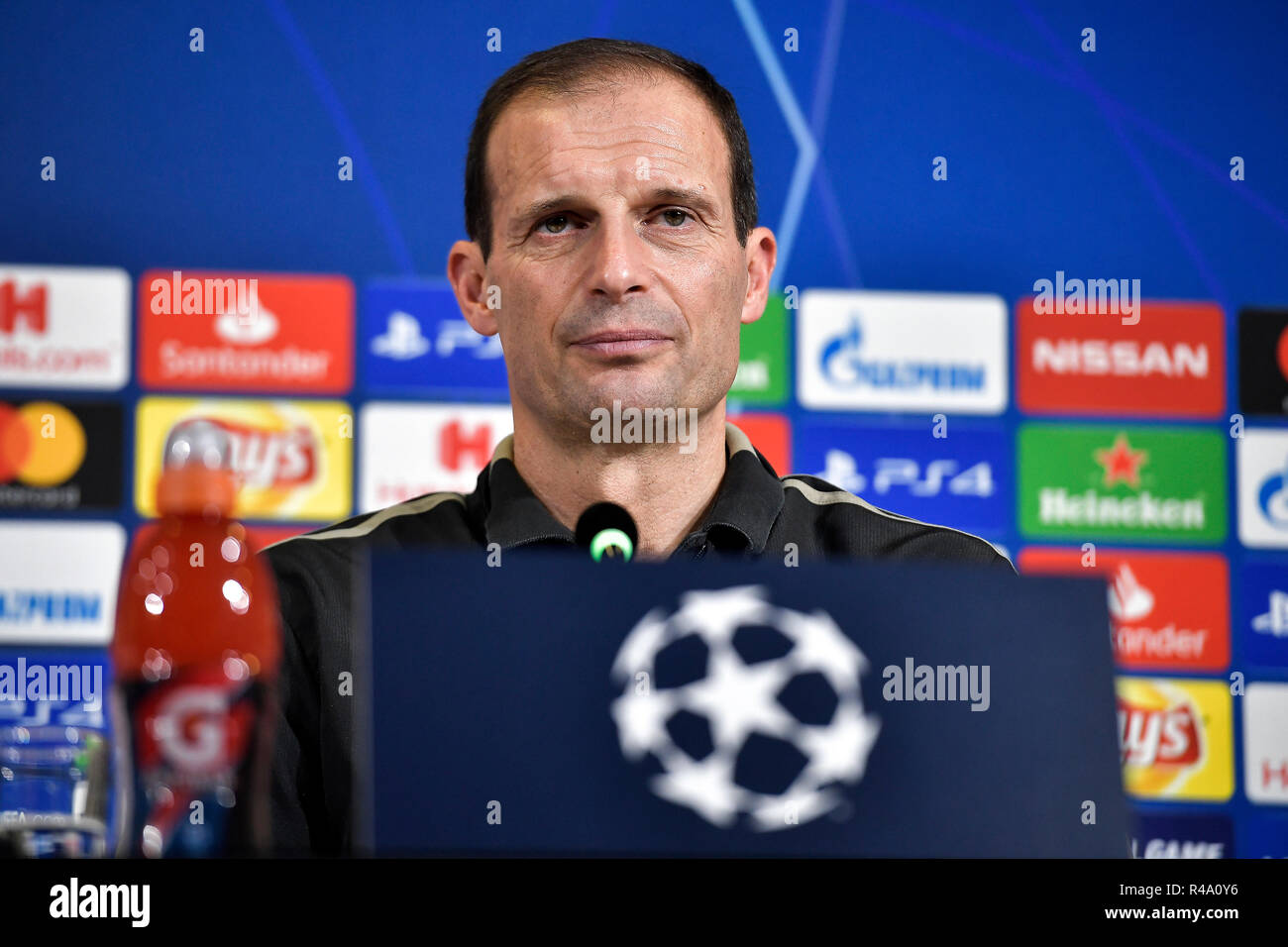 Foto LaPresse/Marco Alpozzi 26/11/2018 Torino (Italia) sport calcio Juventus FC Conferenza della prima partita di Champions League Juventus vs Valencia - Ligue des Champions Fase un Gironi - Gruppo H - Stade Allianz Stadium Nella foto : Massimiliano Allegri (Juventus F.C.) ; Photo LaPresse/Marco Alpozzi 26 novembre 2018 Turin (Italie) de la Juventus FC soccer sport Conférence de presse avant la Juventus vs Valencia - Ligue des Champions phase de groupes - Groupe H - Stade Allianz Stadium Dans le pic : Massimiliano Allegri (Juventus F.C.) ; Banque D'Images