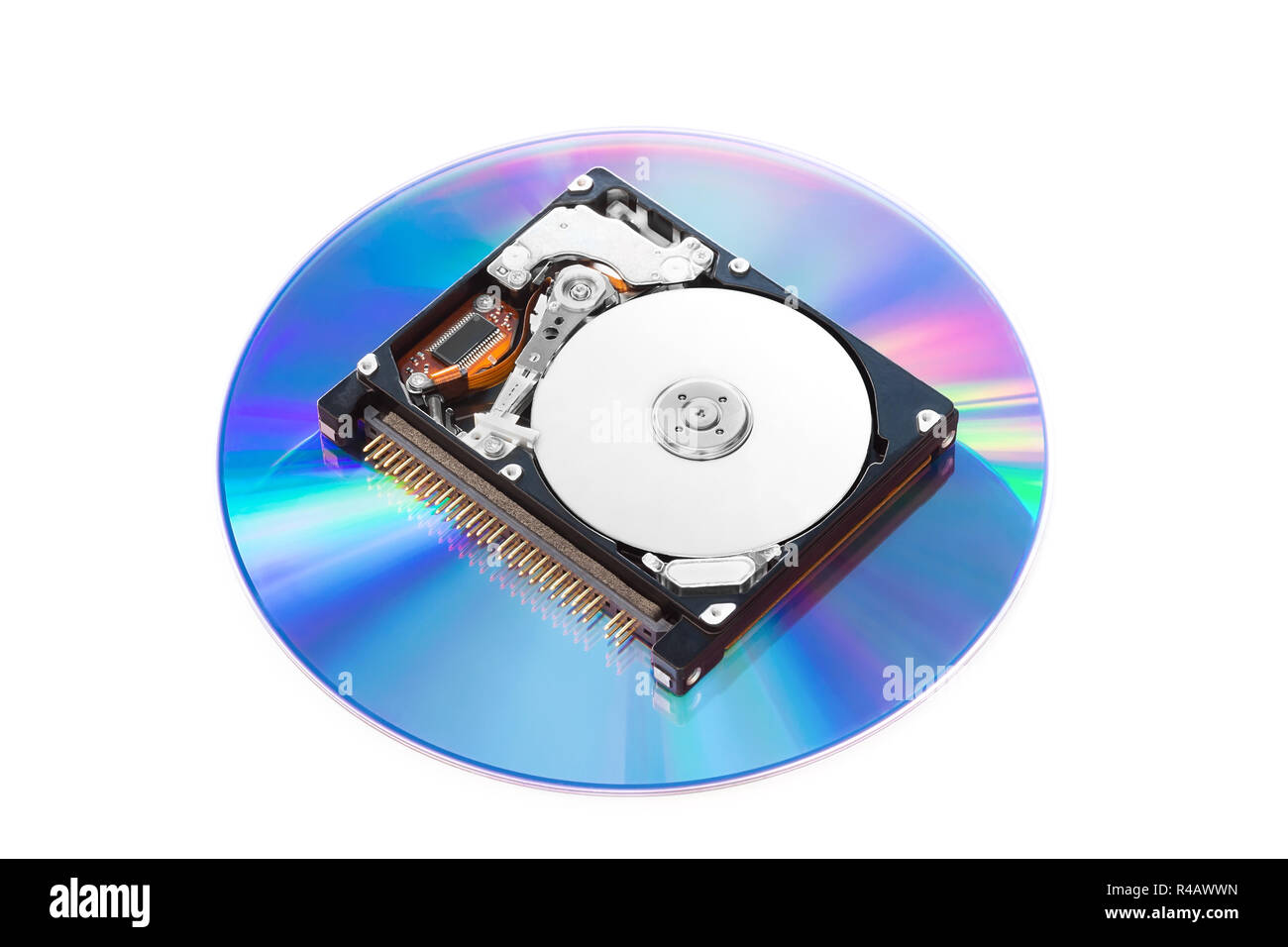 Le facteur de forme compact disque dur 1,8" avec le couvercle ouvert, se  trouve sur le disque optique Photo Stock - Alamy