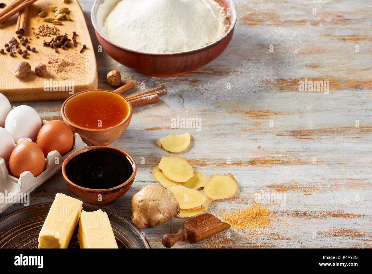 Ingrédients de la recette d'épices sur la table en bois Banque D'Images