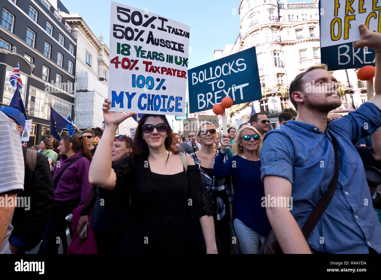 Vote du peuple mars Campagne : des centaines de milliers d'assister à Londres pro-UE Oct 2018 Anti-Brexit protester Banque D'Images