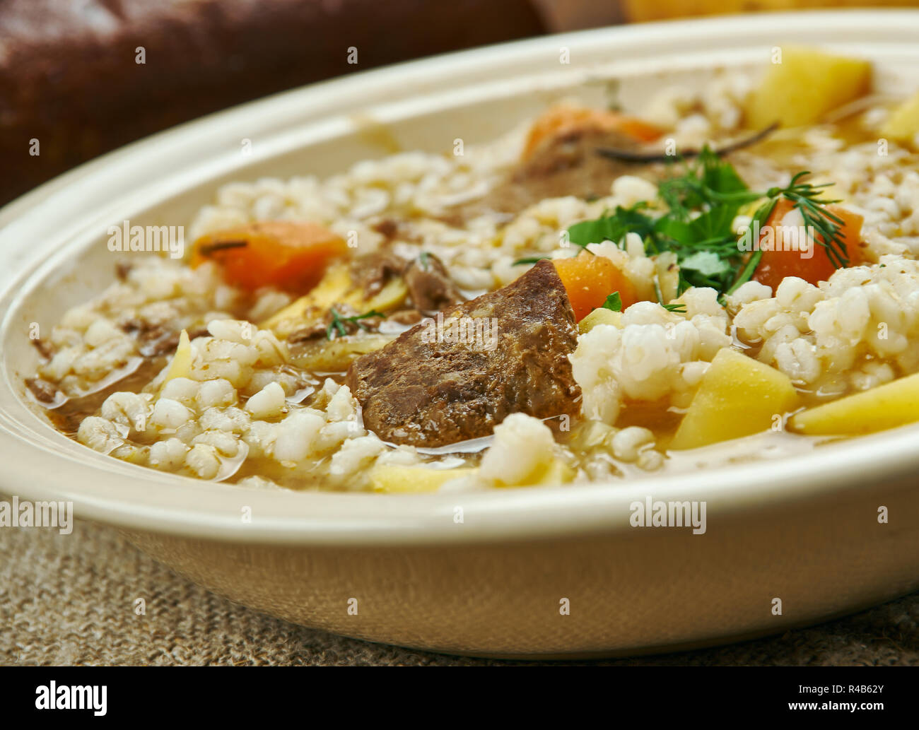 Scotch broth, illing, orge soupe à l'étuvée ou braiser découpes d'agneau, de mouton ou de boeuf, légumes racines une cuisine écossaise traditionnelle, un assortiment de plats, T Banque D'Images