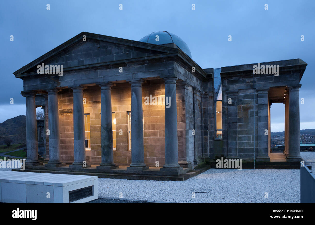 Observatoire municipal, Calton Hill Edinburgh, Ecosse, Royaume-Uni. Ouvert 24 nov. 2018 avec nouvelle galerie d'art et un restaurant offrant une vue panoramique Banque D'Images