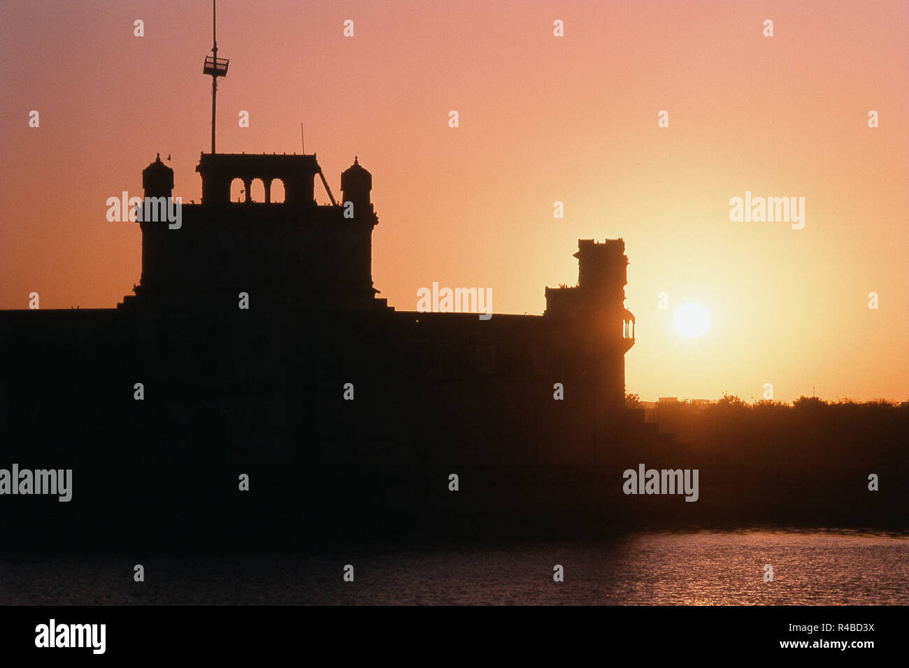 Structure du Fort Lakhota au coucher du soleil, Jamnagar, Gujarat, Inde, Asie Banque D'Images