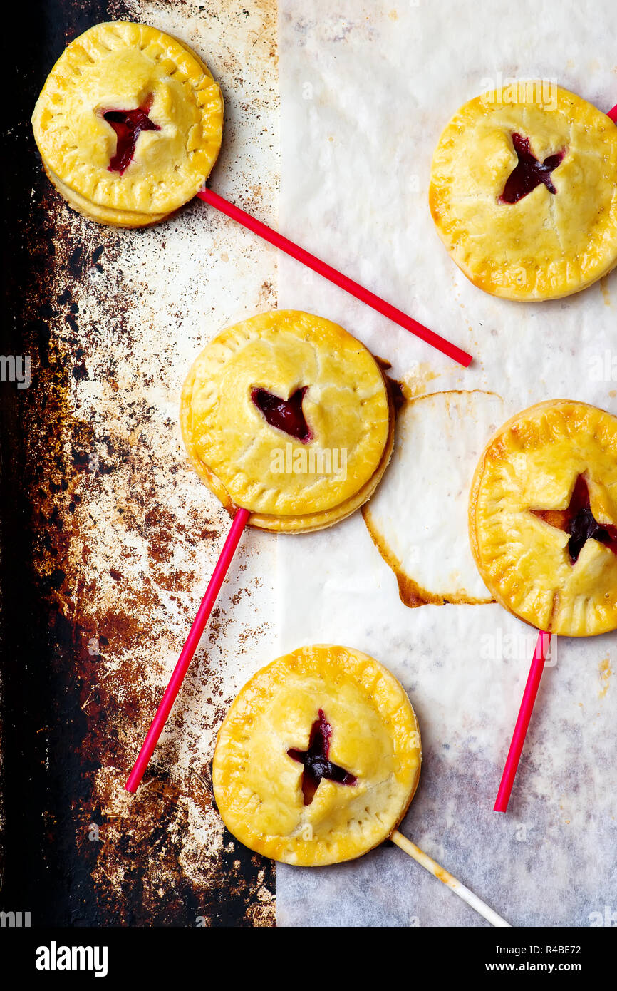 Pop Fruits Tartes . Vue de dessus au point sélective. Banque D'Images