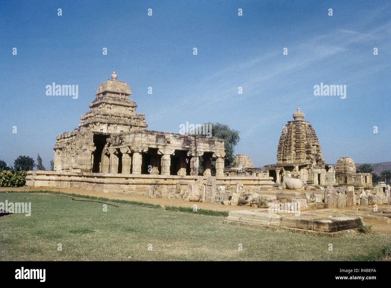 L'extérieur du complexe des temples à Pattadakal, Karnataka, Inde, Asie Banque D'Images