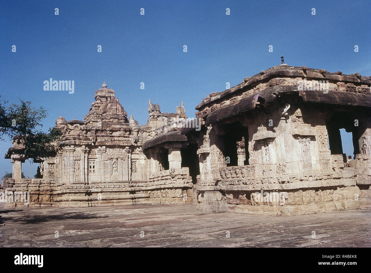 L'extérieur du complexe des temples à Pattadakal, Karnataka, Inde, Asie Banque D'Images