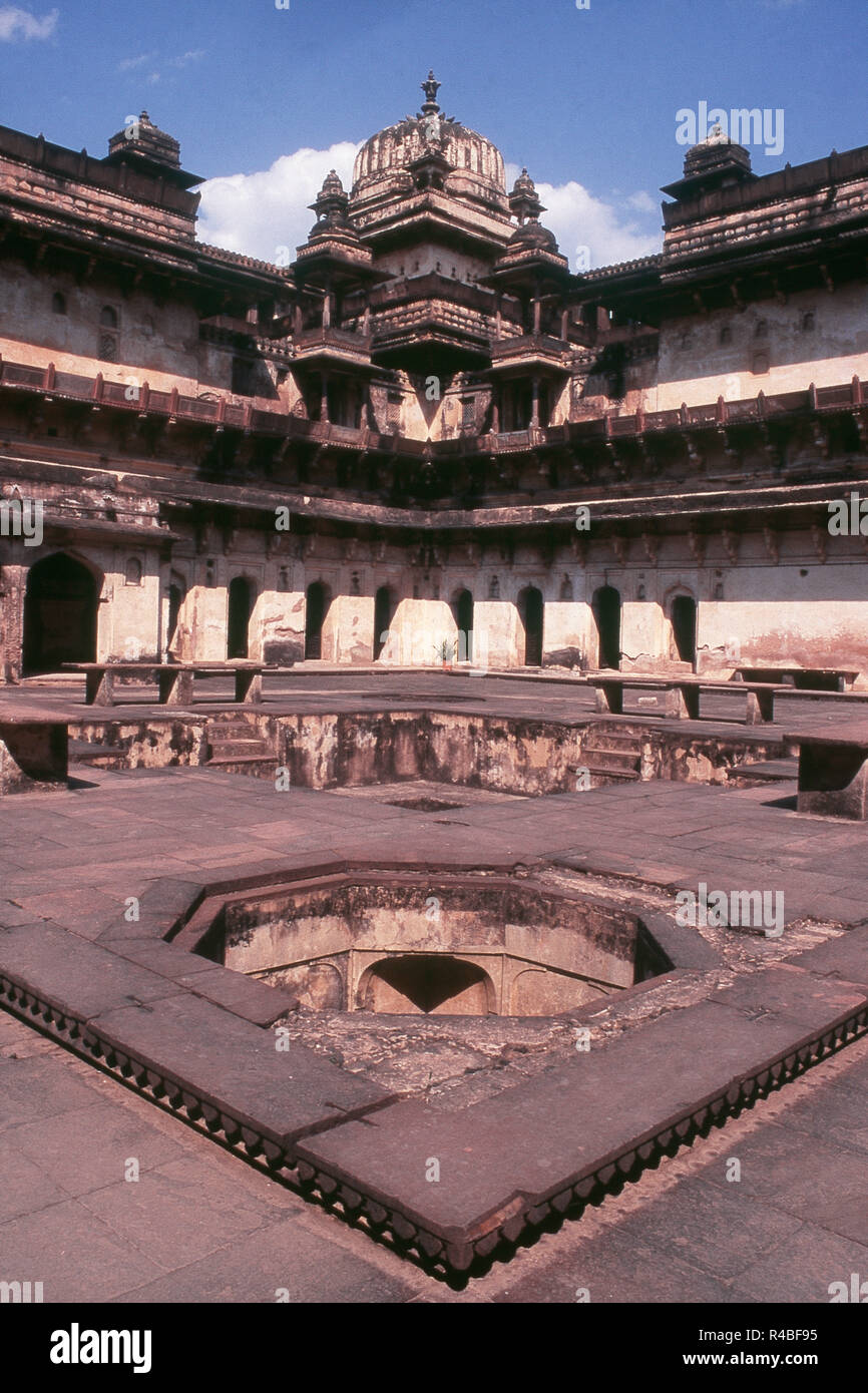 Structure de Jahangir Mahal, Orchha, Madhya Pradesh, Inde, Asie Banque D'Images