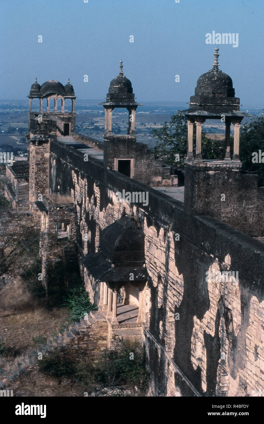 Fort de Gwalior à partir de la structure de Karan Palace, le Madhya Pradesh, Inde, Asie Banque D'Images