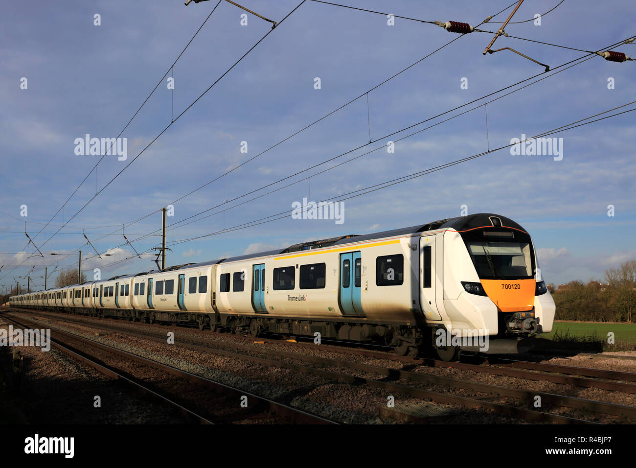 700120 train Thameslink, East Coast Main Line Railway, Peterborough (Cambridgeshire, Angleterre, RU Banque D'Images