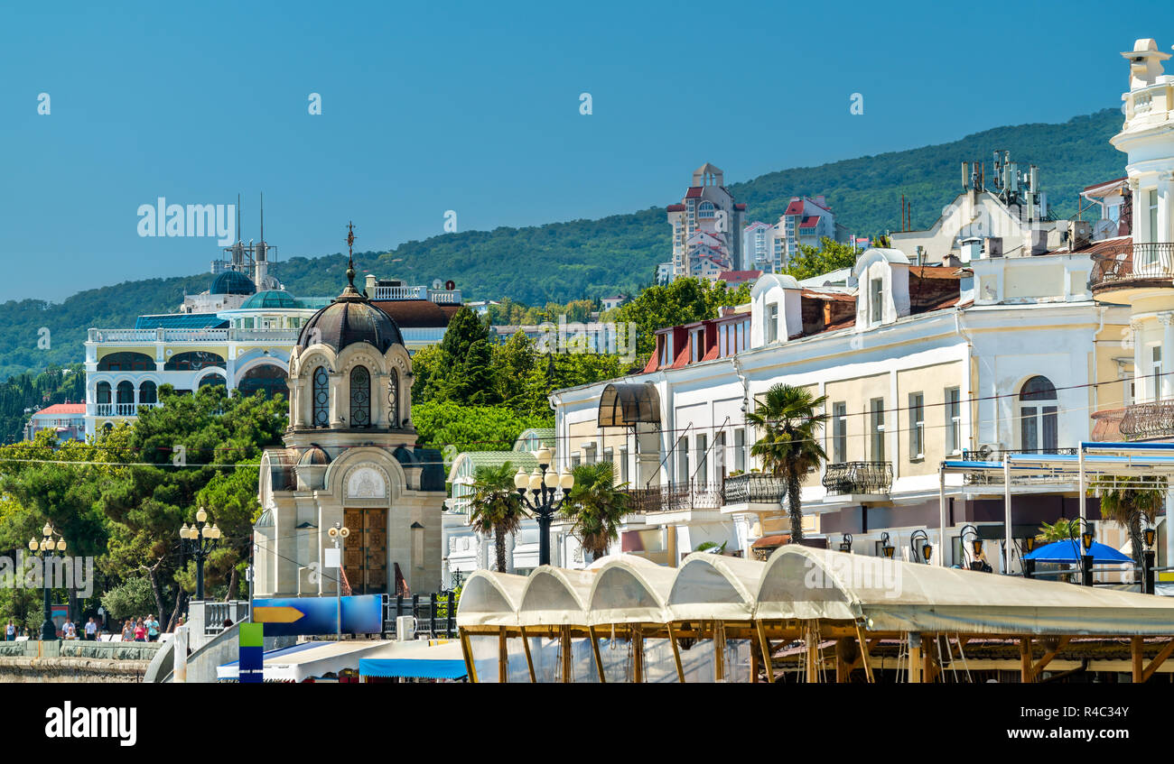 Bâtiments sur le front de mer à Yalta, en Crimée Banque D'Images