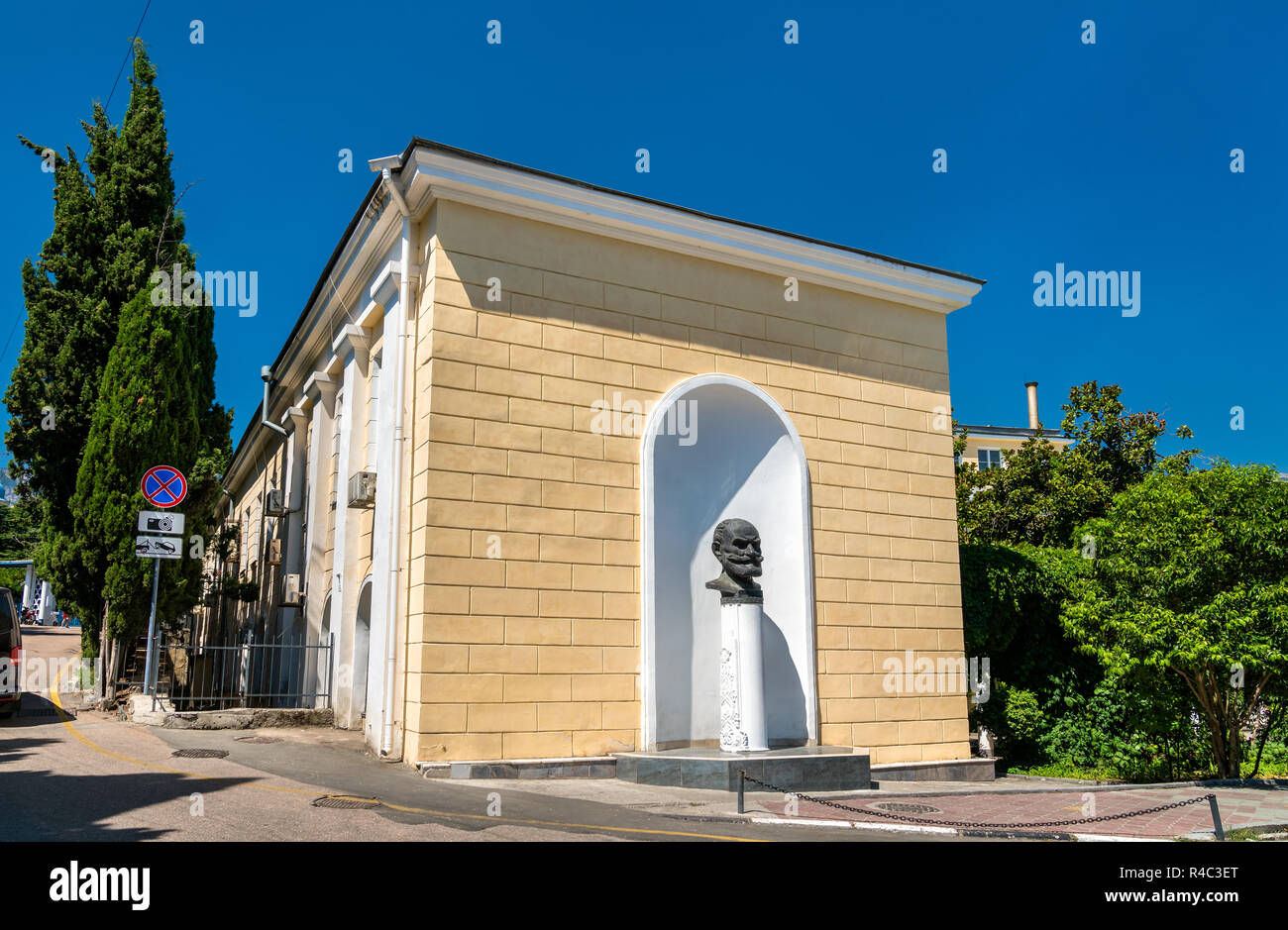 Statue d'Ivan Pavlov à Yalta, en Crimée Banque D'Images