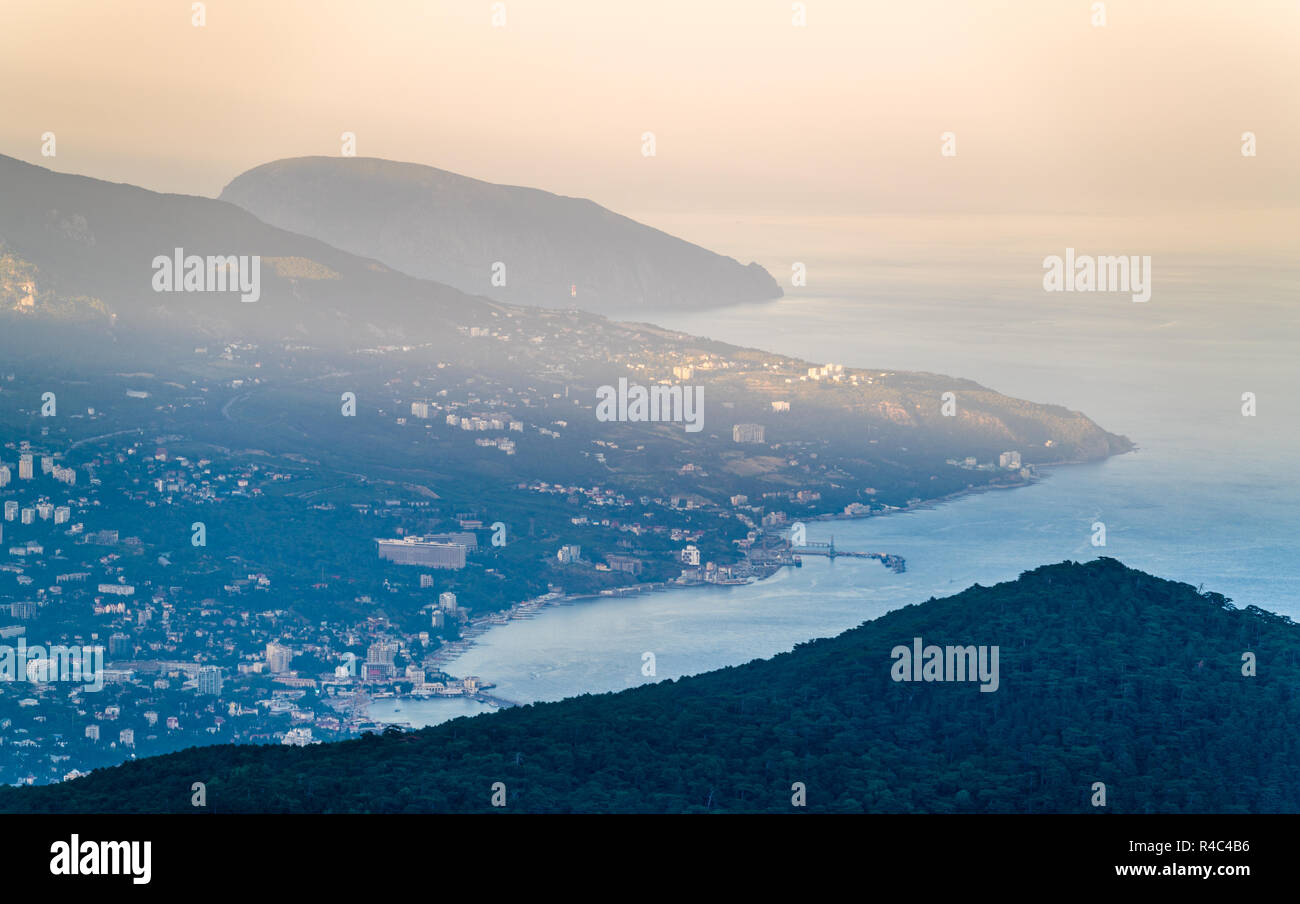 Vue sur montagne Ai-Petri de Yalta en Crimée Banque D'Images