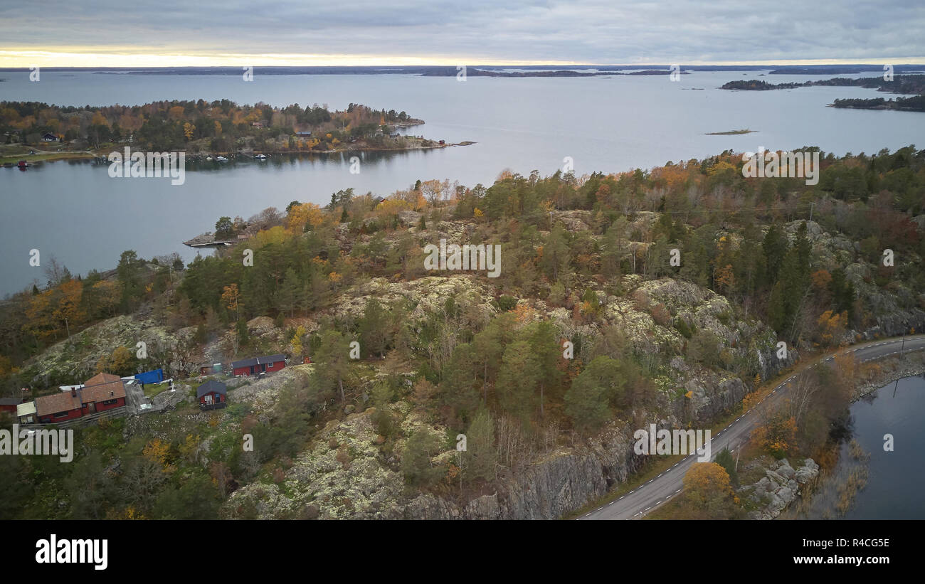 Belle vue sur le paysage suédois classique à partir de ci-dessus. Banque D'Images