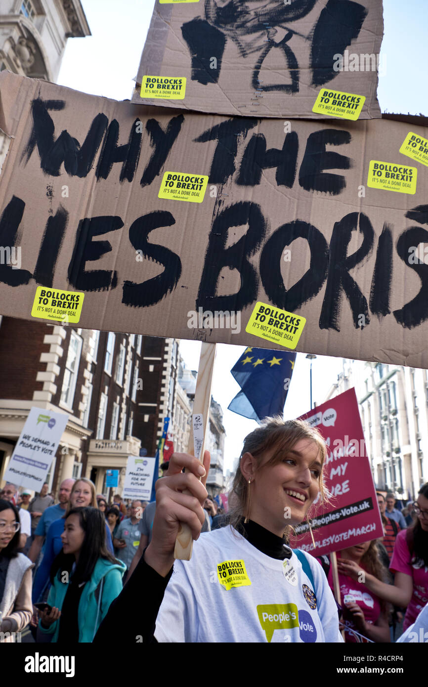 Vote du peuple mars Campagne : des centaines de milliers d'assister à Londres pro-UE Oct 2018 Anti-Brexit protester Banque D'Images